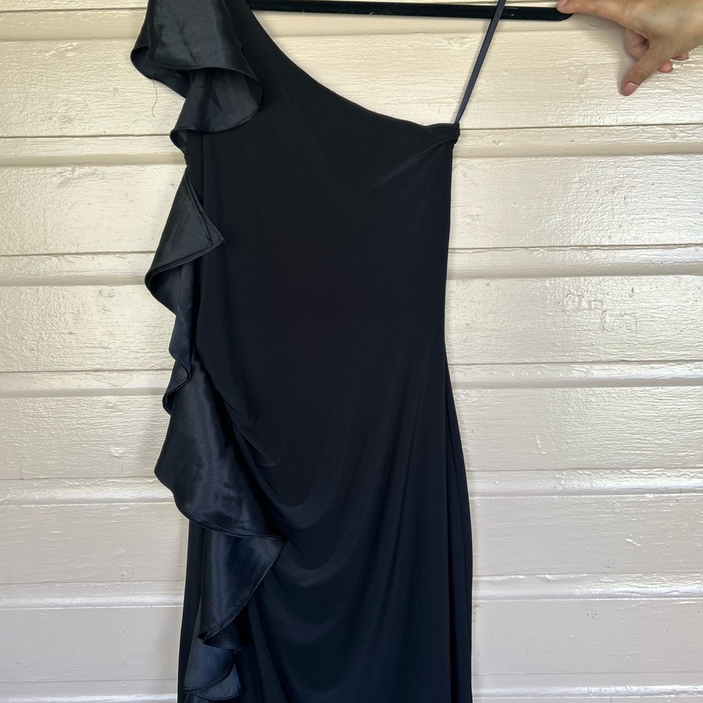 Elegant Black One-Shoulder Dress